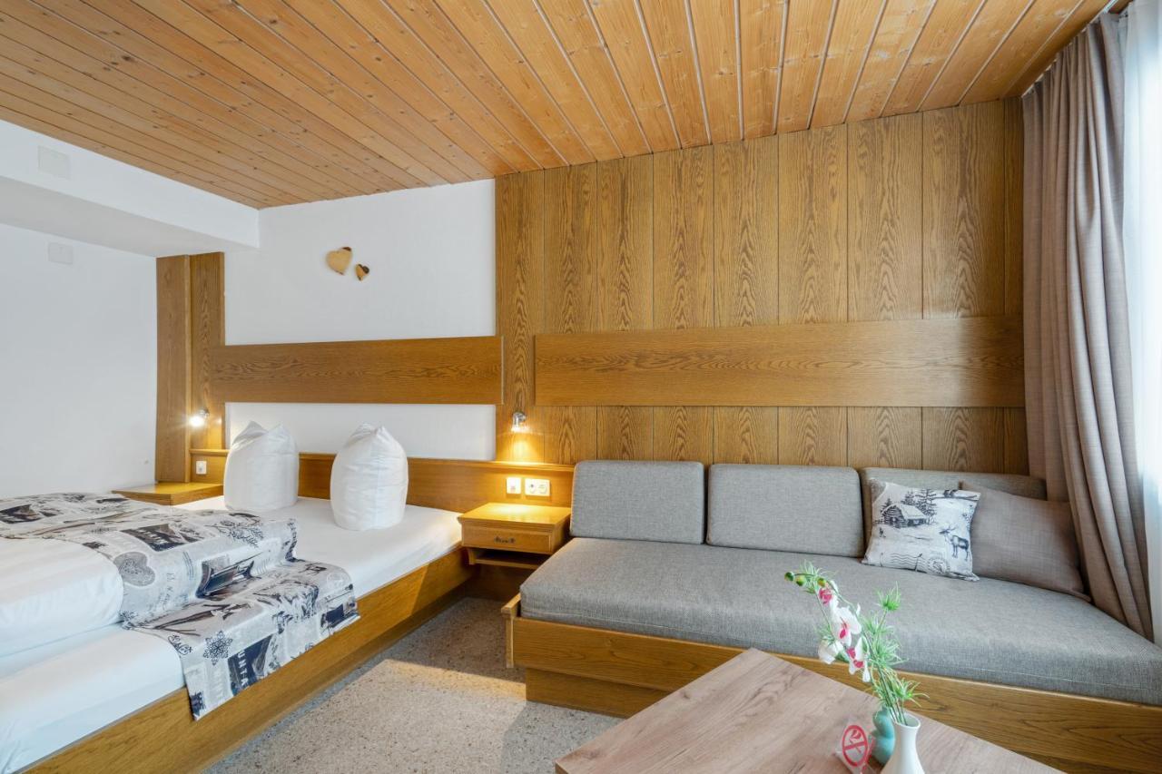 Haus Derby Lägenhet Samnaun Exteriör bild